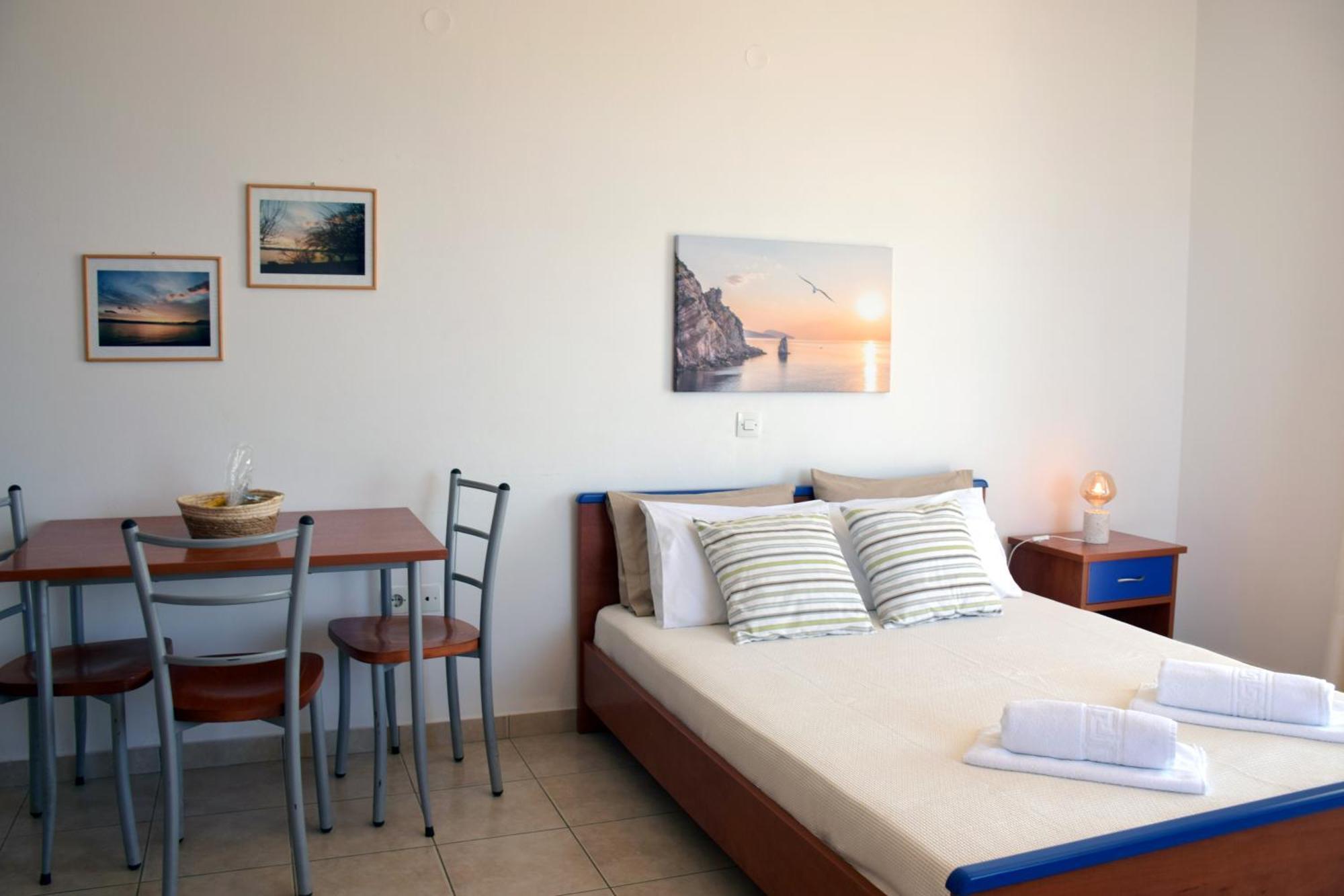 Lappas Rooms Rovies Eksteriør billede